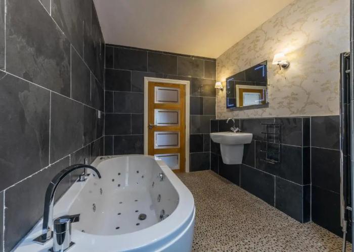 Georgian House Hotel