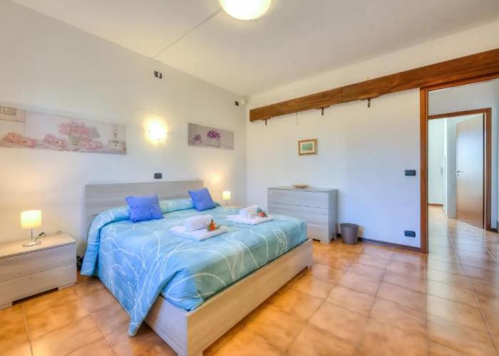 Cedar House Villa Few Minutes From Lake