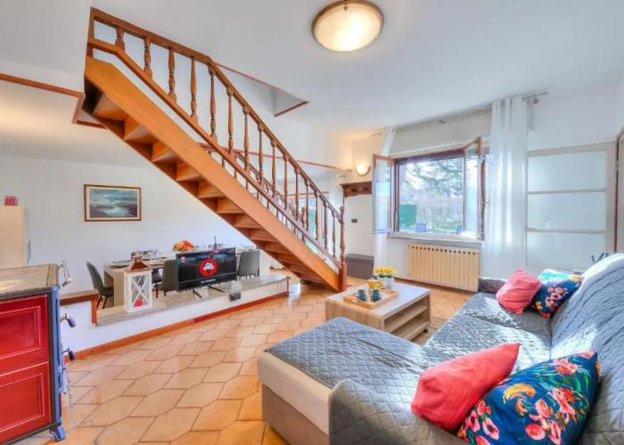 Cedar House Villa Few Minutes From Lake