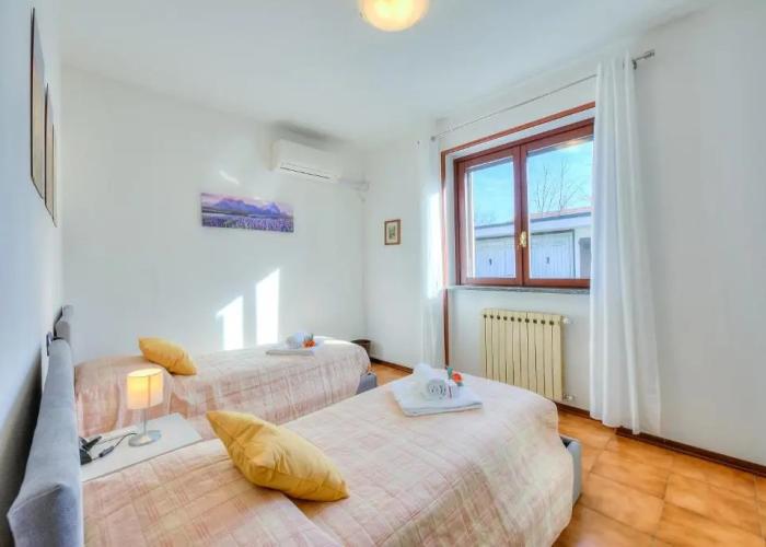 Cedar House Villa Few Minutes From Lake
