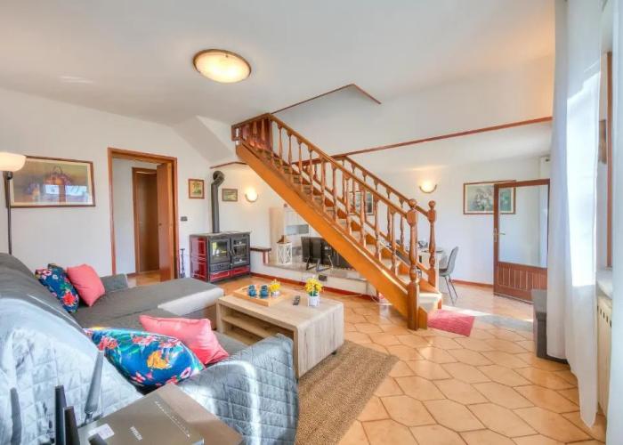 Cedar House Villa Few Minutes From Lake