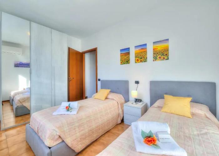 Cedar House Villa Few Minutes From Lake