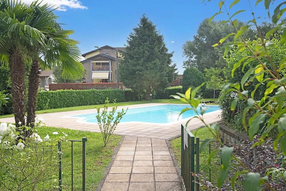 фото Angera Relax & Pool