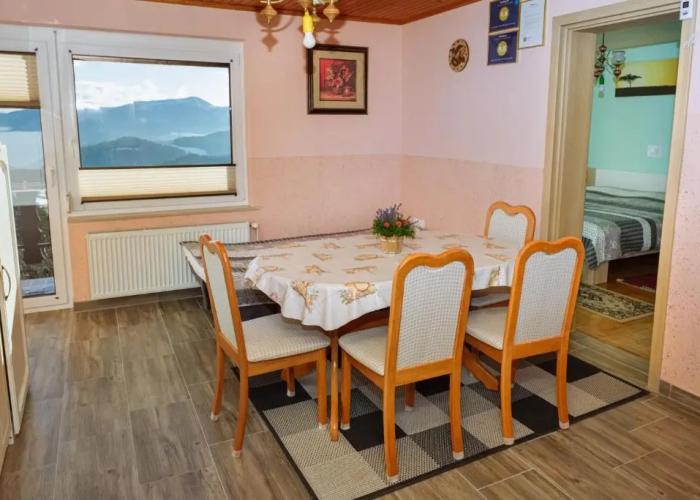 Apartment Jorsi With Mountain View