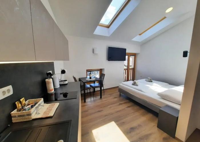 Apartments Hlapi with SPA