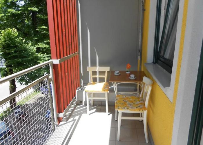Apartment Honey Bee with Sauna