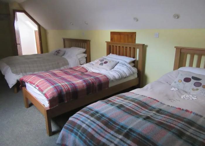 Kestrel, Longhouse Cottages