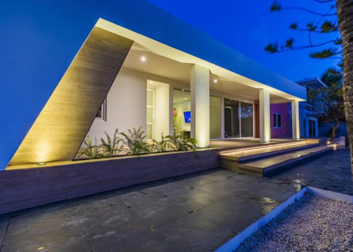 Boca Catalina Modern Villa