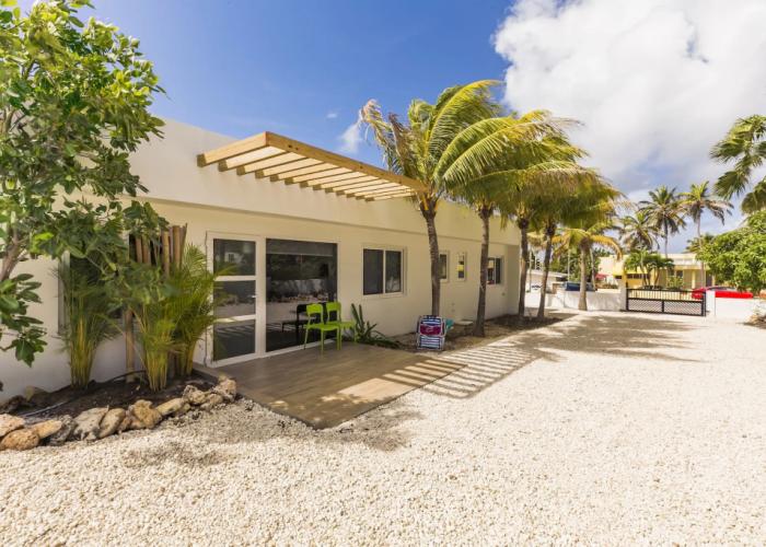 Boca Catalina Modern Villa