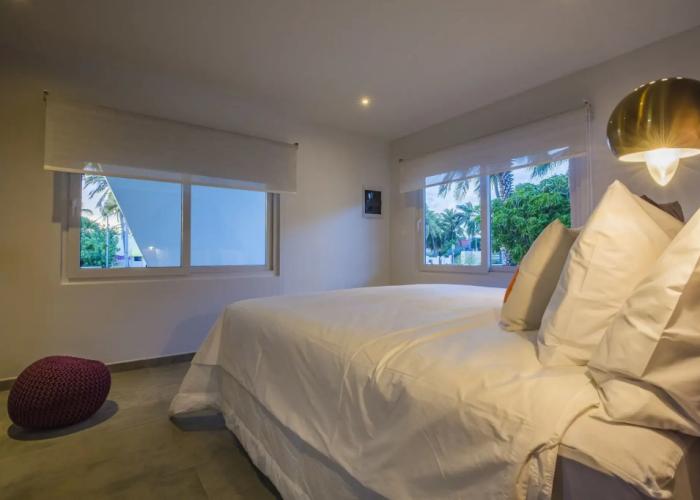 Boca Catalina Modern Villa