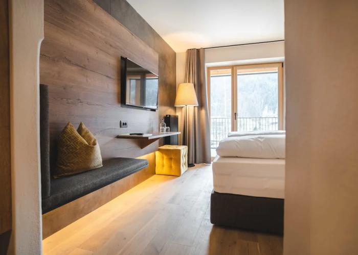 Christof Hotel