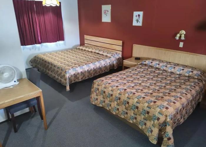 Cozy Corner Motel & Restaurant