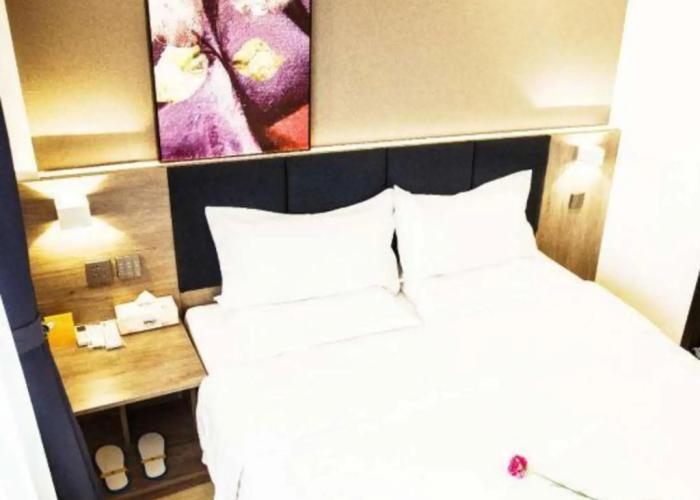 Anshun Qianbai Premium Hotel (Municipal Government Anshun Ancient City Branch)