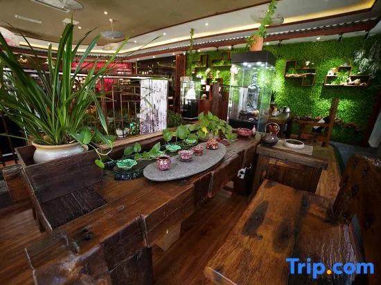 Wutong Hot Spring Hotel