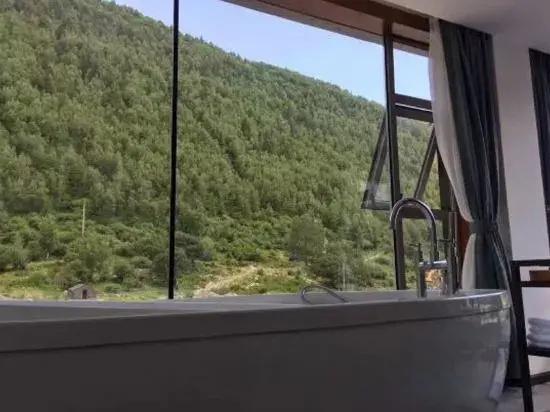 Huayu Nature Homestay (Siguniang Mountain Branch)
