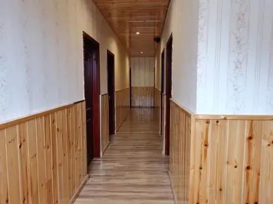 Hotel Wolongshoumorenjiakezhan