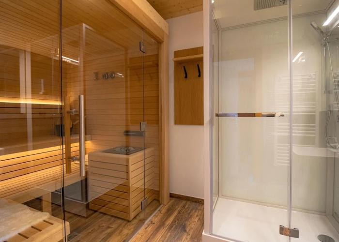 Spacious Apartment With Sauna