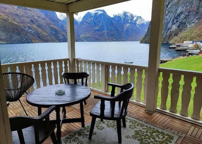 Visit Undredal