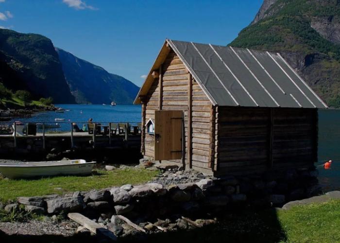 Visit Undredal