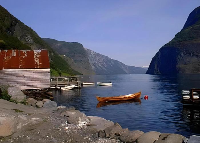 Visit Undredal