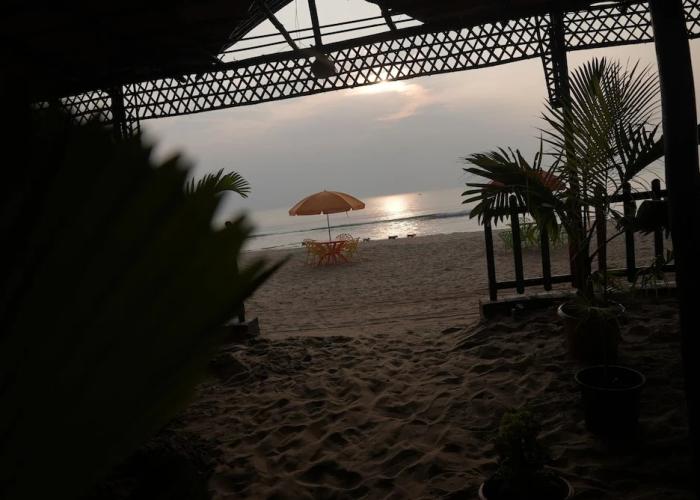 Livin Waves Beach stay and cafe