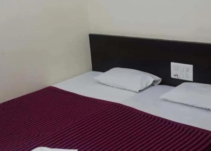 Iroomz VKG Complex