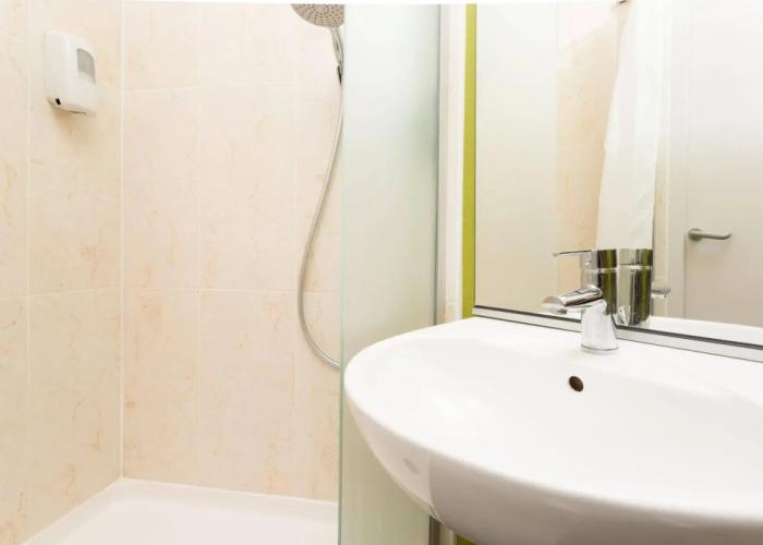 B&B HOTEL Strasbourg Nord Artisans