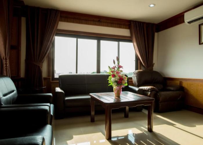 Thatphanom View Hotel