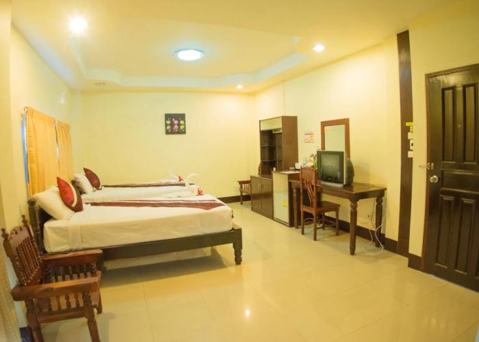 Submukdaphoomplace Hotel