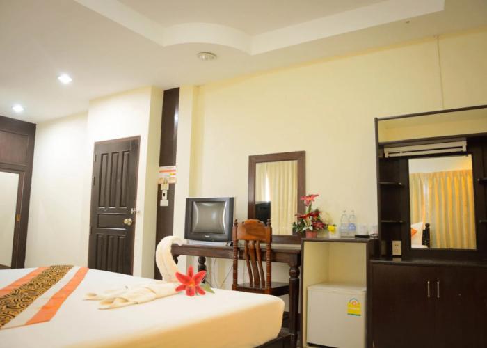 Submukdaphoomplace Hotel