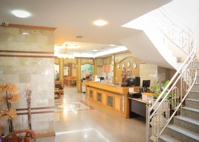 Submukdaphoomplace Hotel