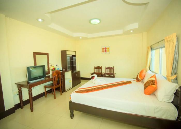 Submukdaphoomplace Hotel