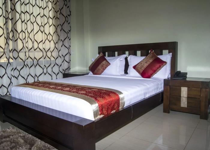 Flomi Hotel