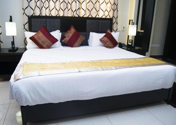 Flomi Hotel
