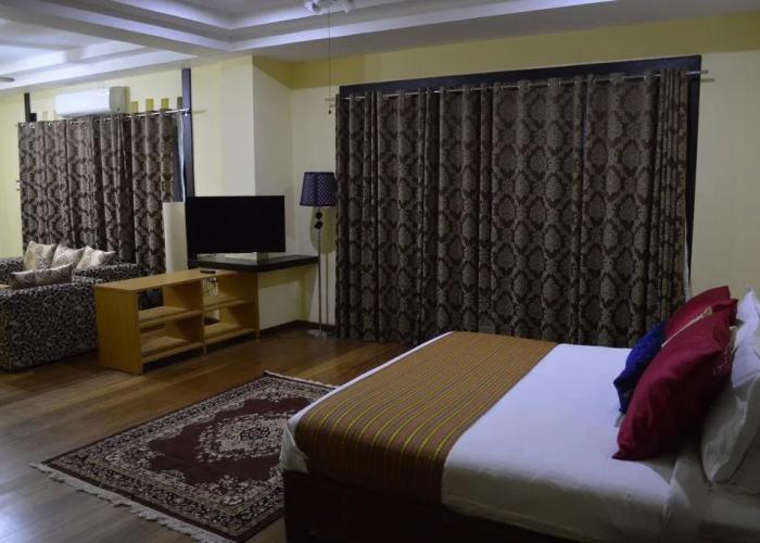 Tashi Namgay Grand