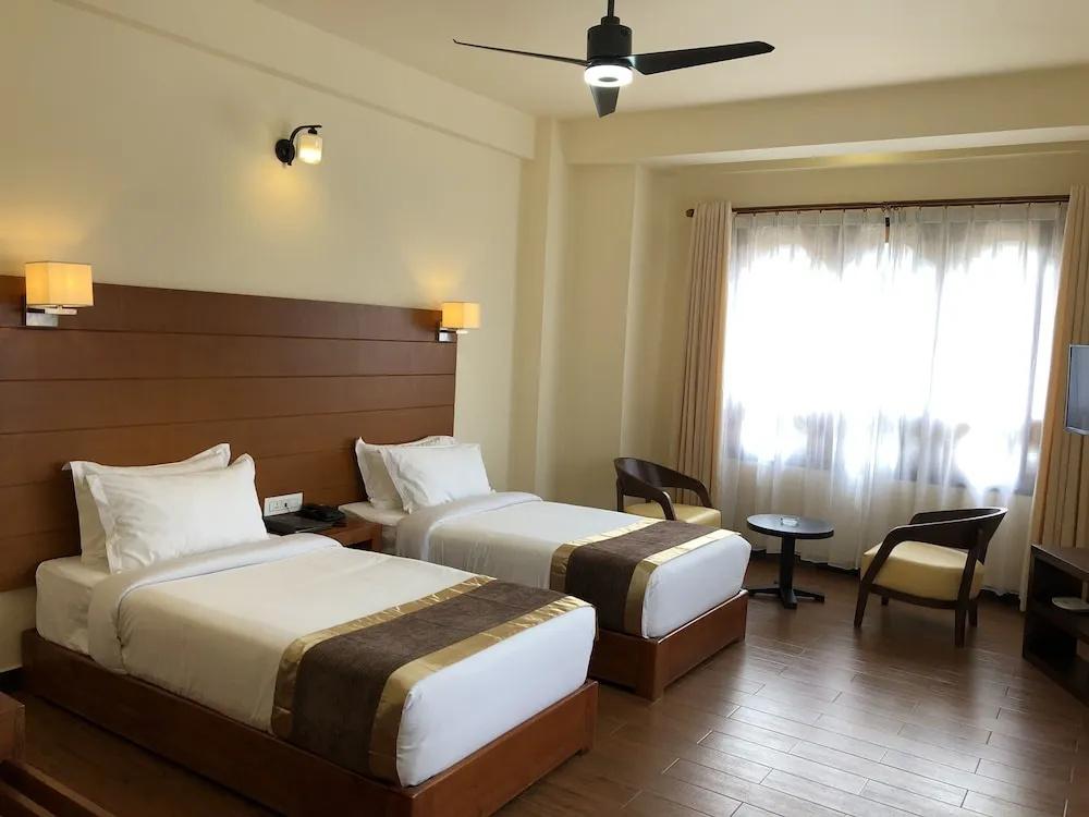 фото Legphel Hotel