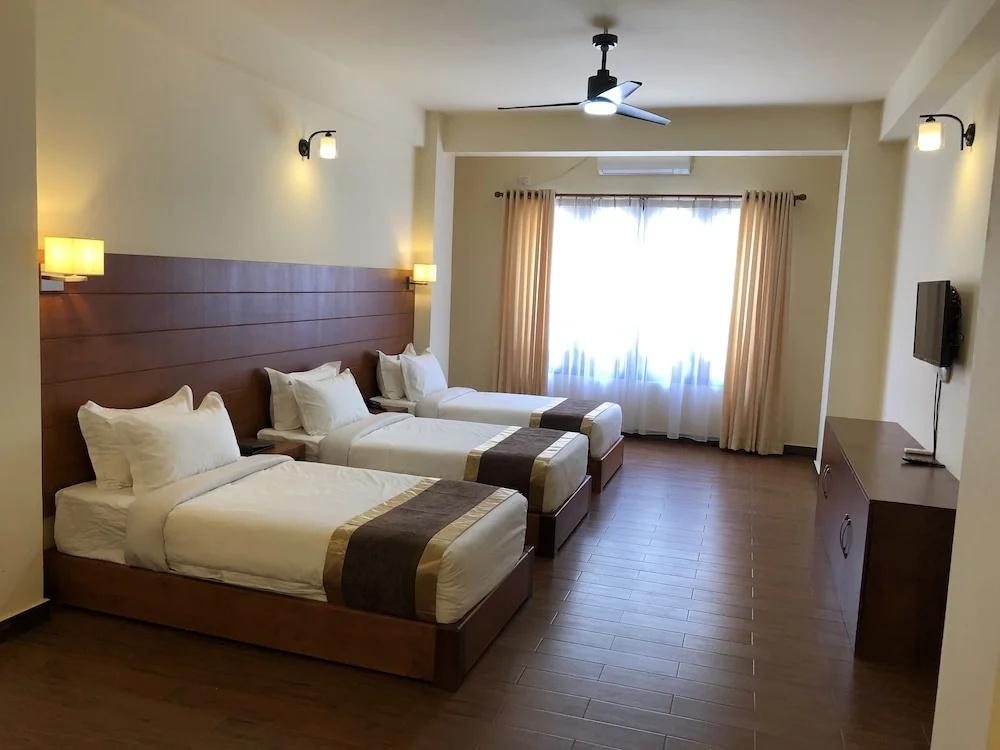 фото Legphel Hotel