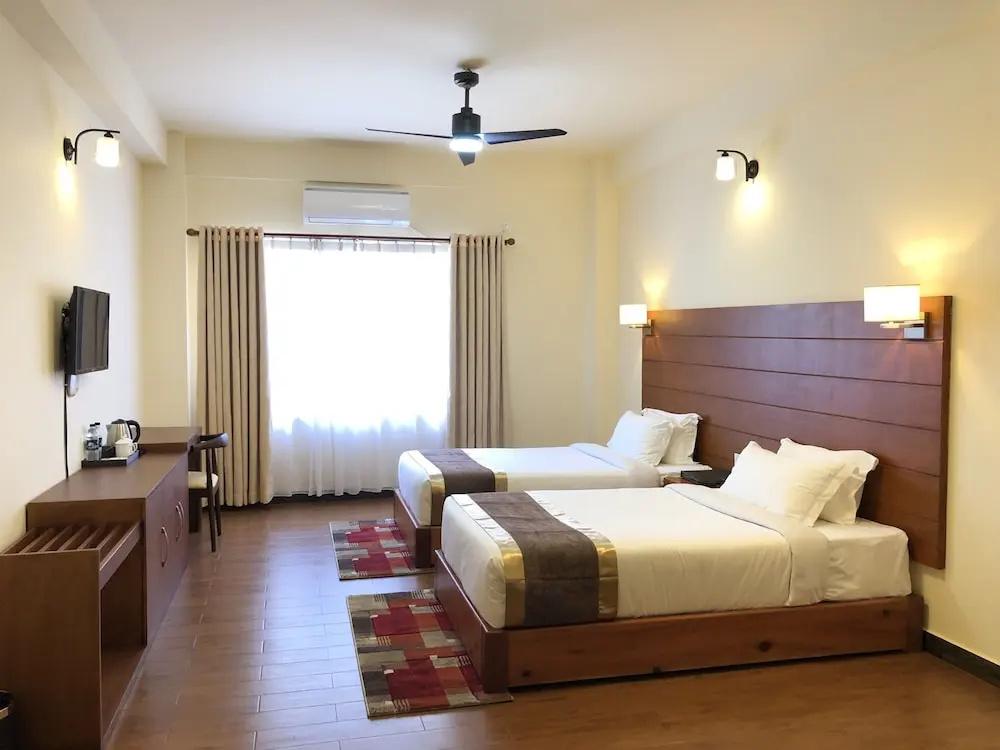 фото Legphel Hotel