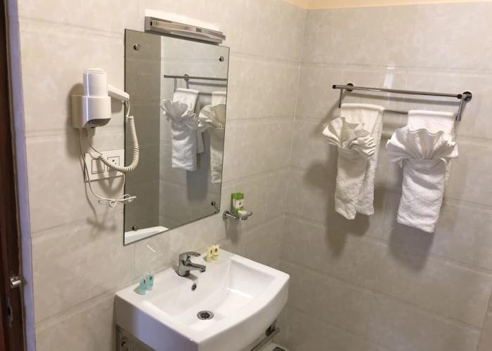 Legphel Hotel