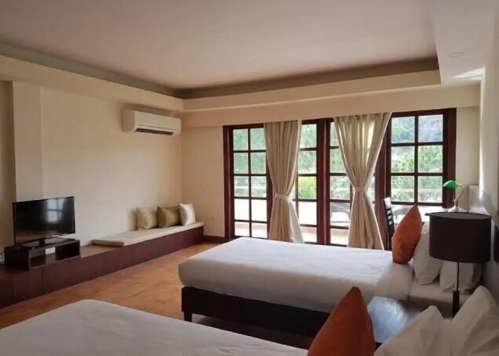 Khuru Resort