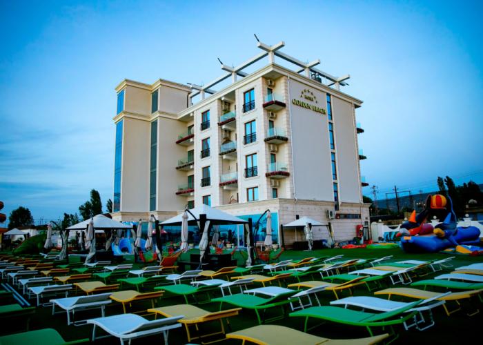 Golden Beach Hotel