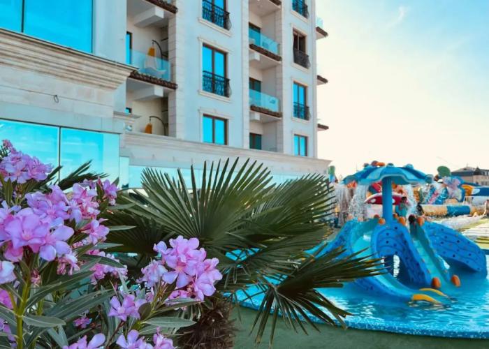 Golden Beach Hotel