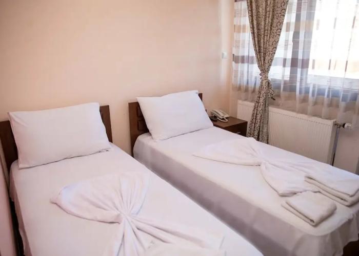Hotel Leo