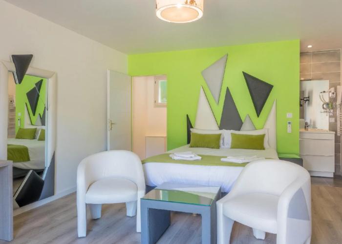 Domaine des Pierres Dorées