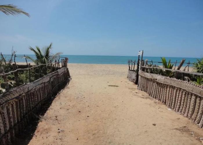 Star Rest Beach Hotel Arugambay