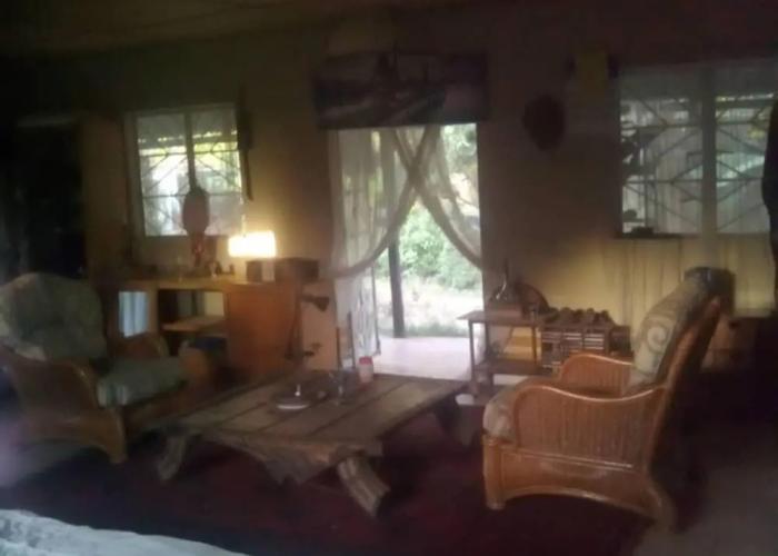 Lovely 3-bdrm Cottage W/private Patios/pkg Sanyang