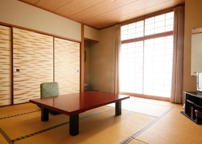 Izanro Iwasaki Ryokan