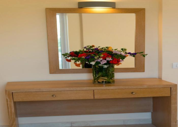 Amaryllis Front Beach Hotel