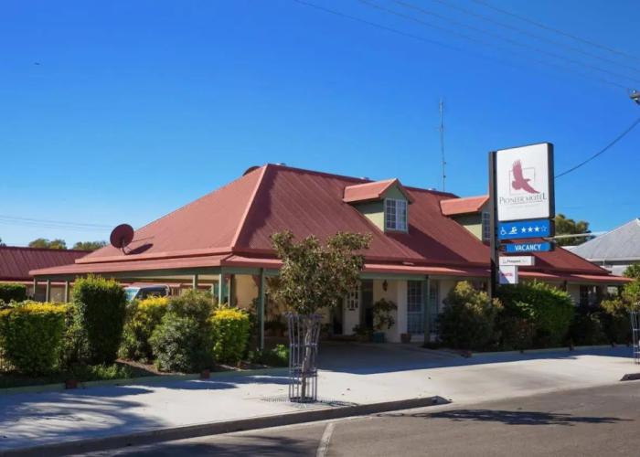 Pioneer Motel