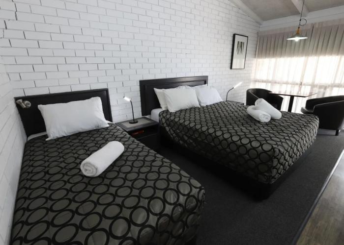 The Town House Motor Inn
